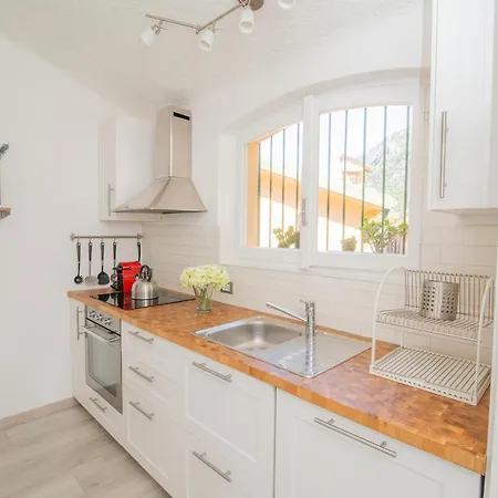 Sara E Melissa House 公寓