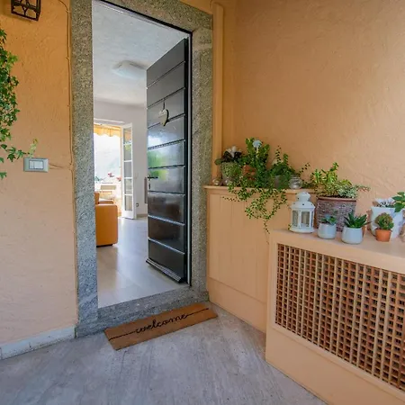 Sara E Melissa House 公寓 *